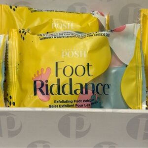 Perfectly Posh Foot Riddance Exfoliating Pebble